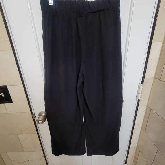 Halara NWT high Waist Pleated Textured Wide- Leg Size Medium. - Picture 5 of 12